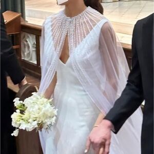 Bridal cape with pearls